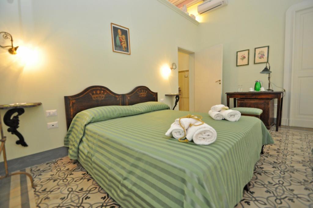 Palazzo De Donatis B&B Melissano Habitación foto