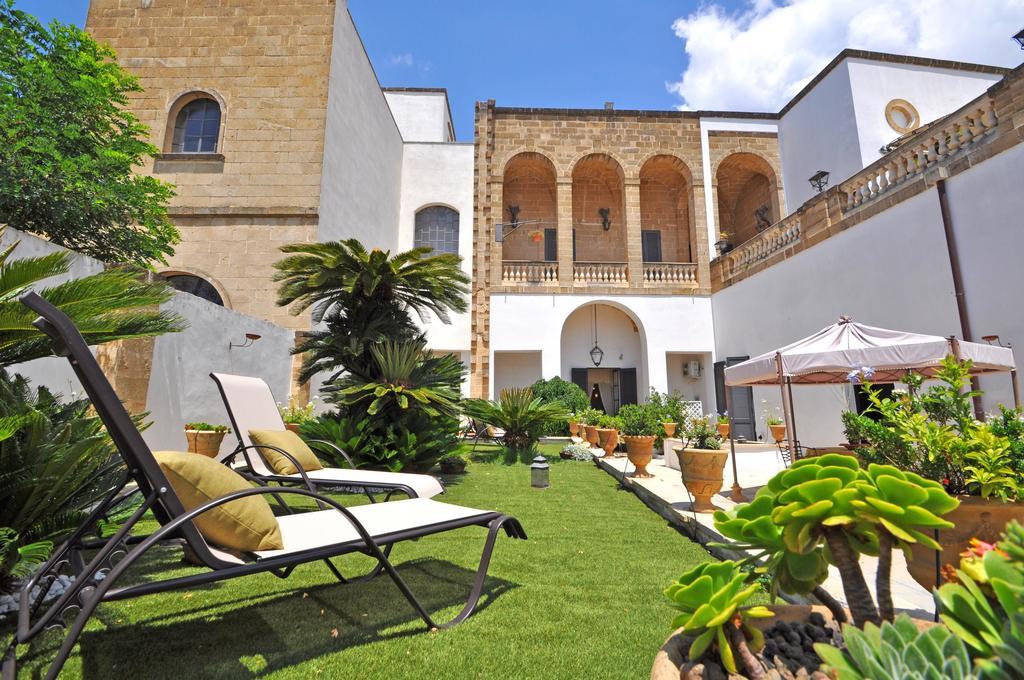 Palazzo De Donatis B&B Melissano Exterior foto