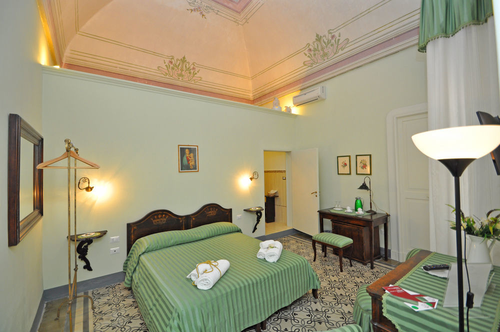 Palazzo De Donatis B&B Melissano Exterior foto